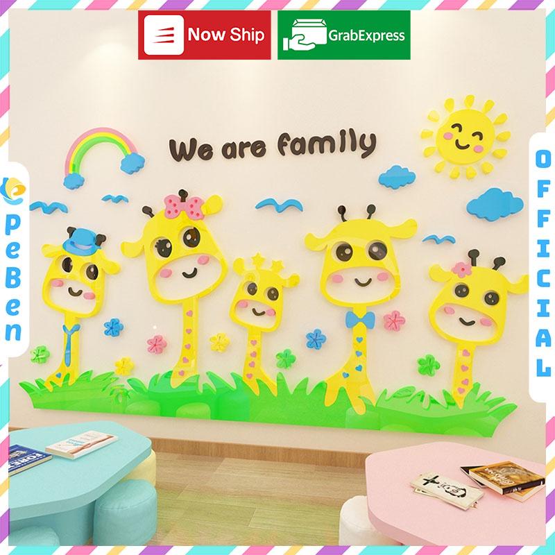 Tranh dán tường mica 3d decor khổ lớn we are family gia đình hươu trang trí mầm non, phòng cho bé Nhiều Size - EPeBen