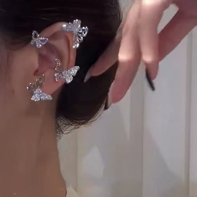 Khuyên vành tai AY thiết kế đa dạng thời trang cho nữ