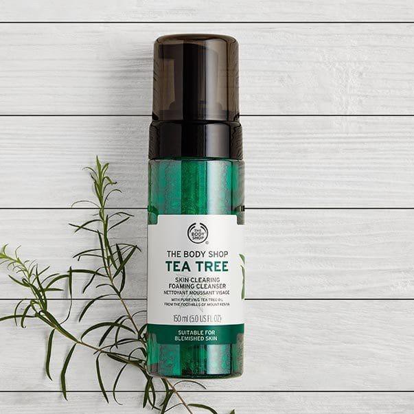 Sữa Rửa Mặt Tạo Bọt Sẵn The Body Shop Tea Tree Clearing Foaming Cleanser