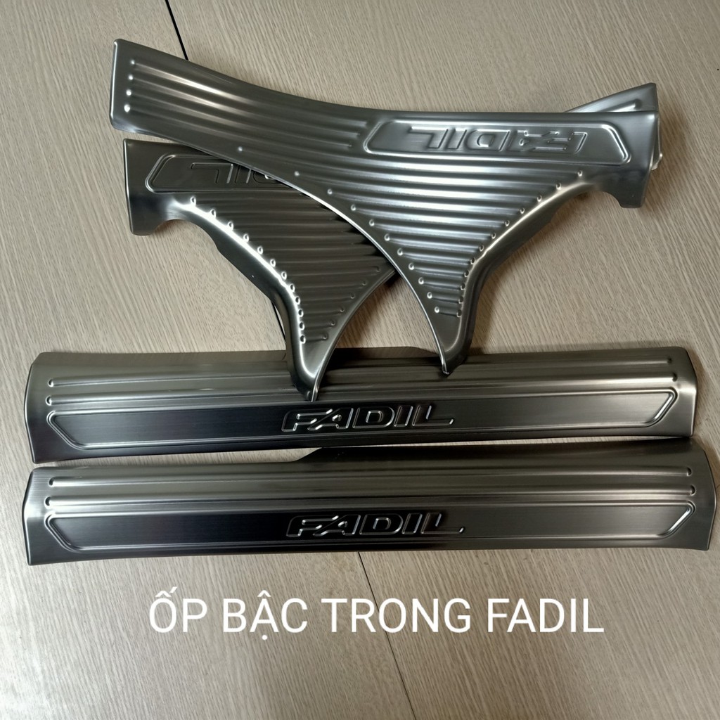 Ốp bậc cửa xe Vinfast Fadil thép không gỉ chống trầy xước