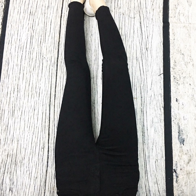 Skinny đen tua gấu