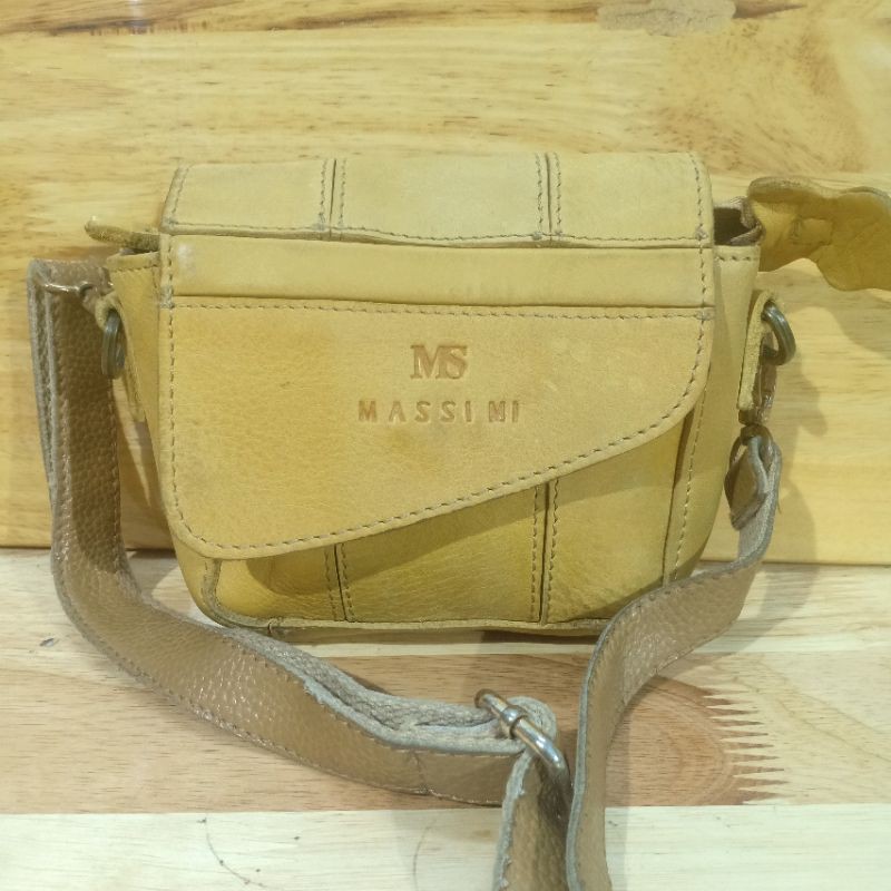 Túi đeo chéo da thật secondhand  041206