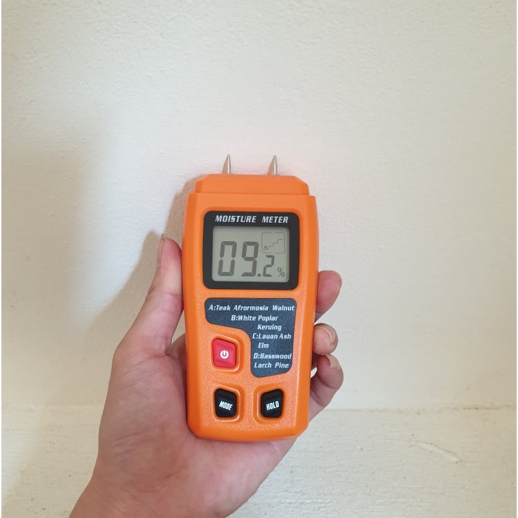 máy đo độ ẩm tường và gỗ + pin 9v mầu cam MT10
