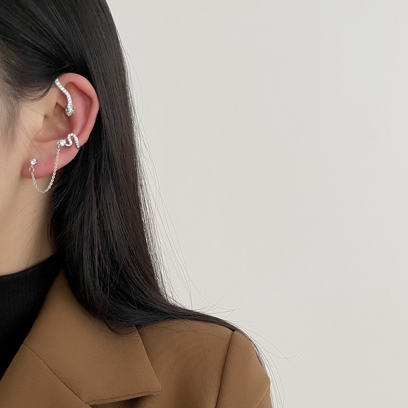 Bông tai đính đá máng vành tai quyền lực, độc đáo BT260