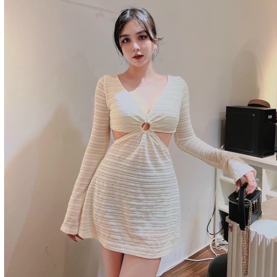 đầm tay dài cổ tim khoen ngực tay loe nhẹ chất gân mềm mịn