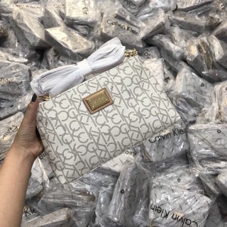 Túi đeo chéo Calvin Klein xuất chuẩn auth