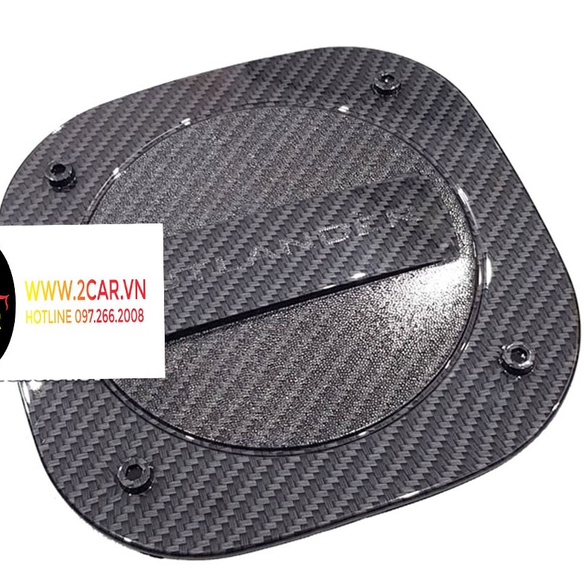 Ốp nắp bình xăng Cacbon xe Mitsubishi Outlander 2016 - 2021 vân Carbon cao cấp