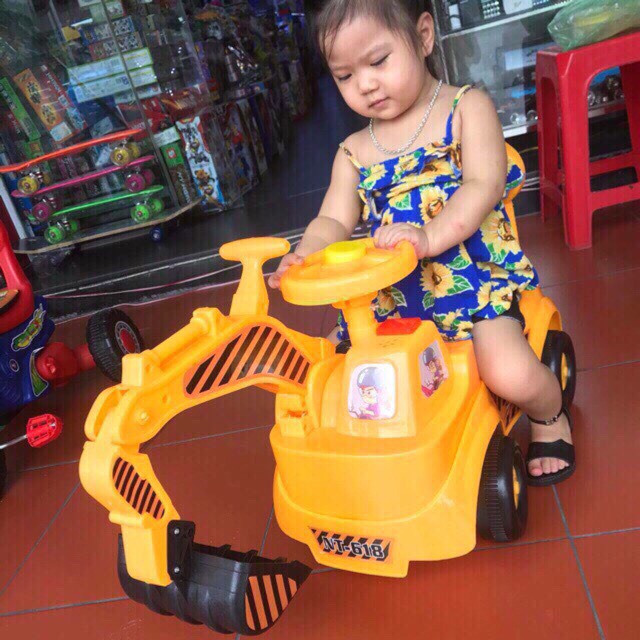 Xe cần cẩu, máy xúc, Xe chòi chân cao cấp cho bé