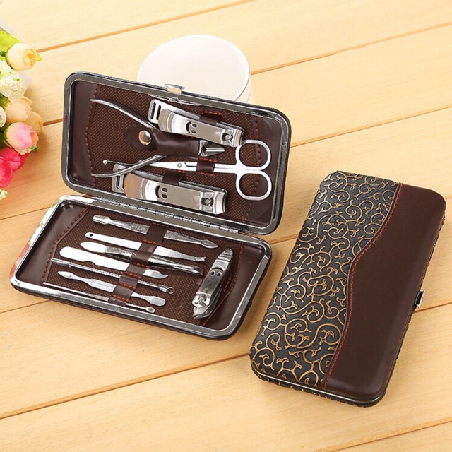 Bộ dụng cụ bấm móng tay 12 món ( có quà tặng )