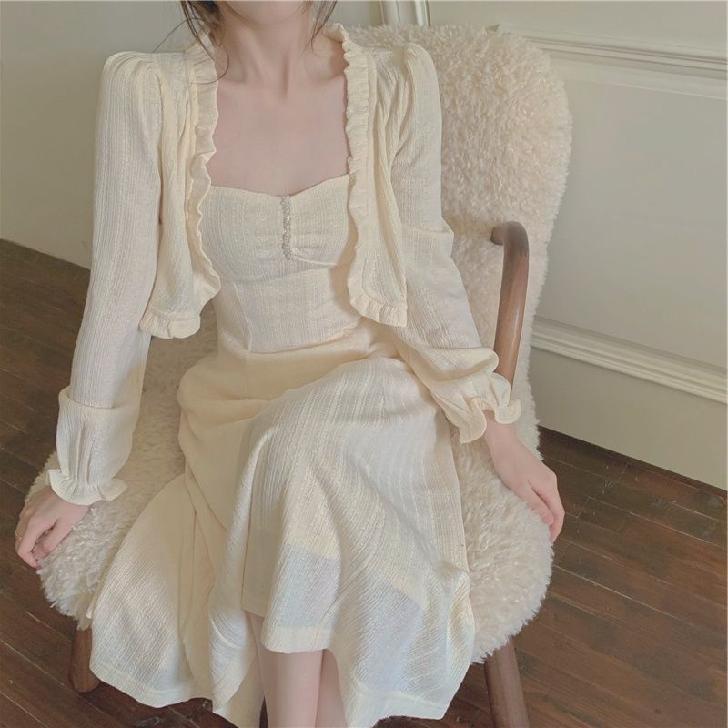 2022 French gentle style cardigan foreign style aging suit super immortal sweet suspender dress fashion two-piece set