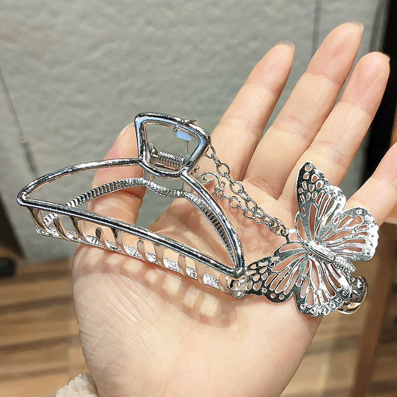 Kẹp tóc phối bướm cá tính thời trang dành cho nữ