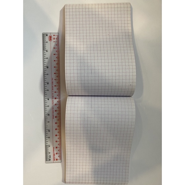 Sổ tay bìa simili dẻo Liên Xô, giấy caro mỏng kích thước cỡ bàn tay 10x16cm: 1 cuốn.