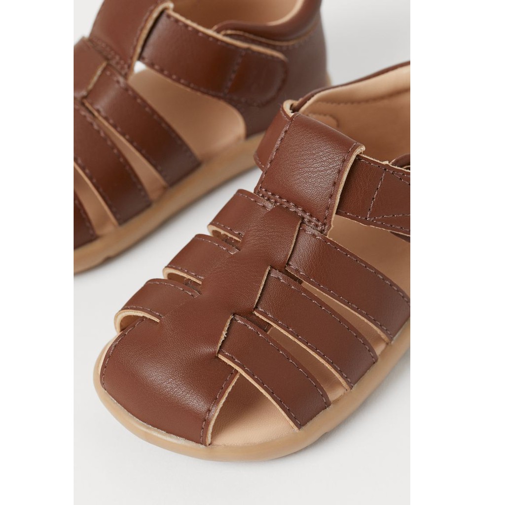 Sandals rọ bé trai, màu nâu, Hờ mờ UK săn SALE