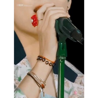 VÒNG TAY CƯỜM KẾT HOA ĐEN MIX HẠT ĐỎ BTS