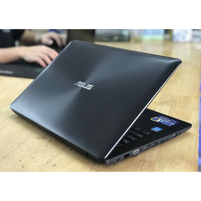 Laptop X453M siêu nhẹ mượt nhỏ gọn.