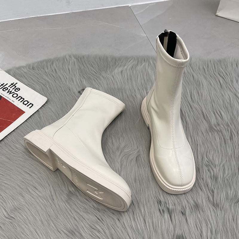 Giày Boot Cổ Ngắn Mũi Vuông Đế Bằng Màu Nâu Phong Cách Mới