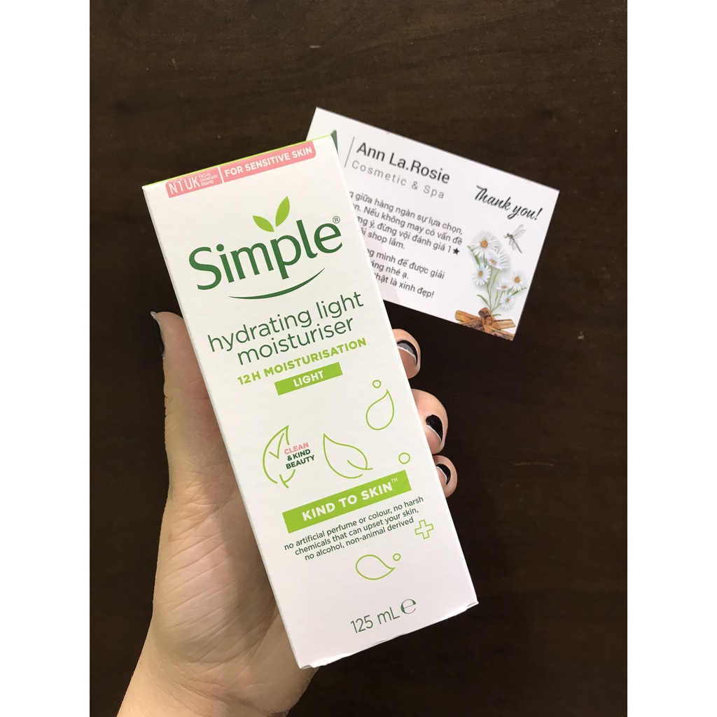 Kem Dưỡng Ẩm Simple Kind To Skin Protecting Light Moisturiser