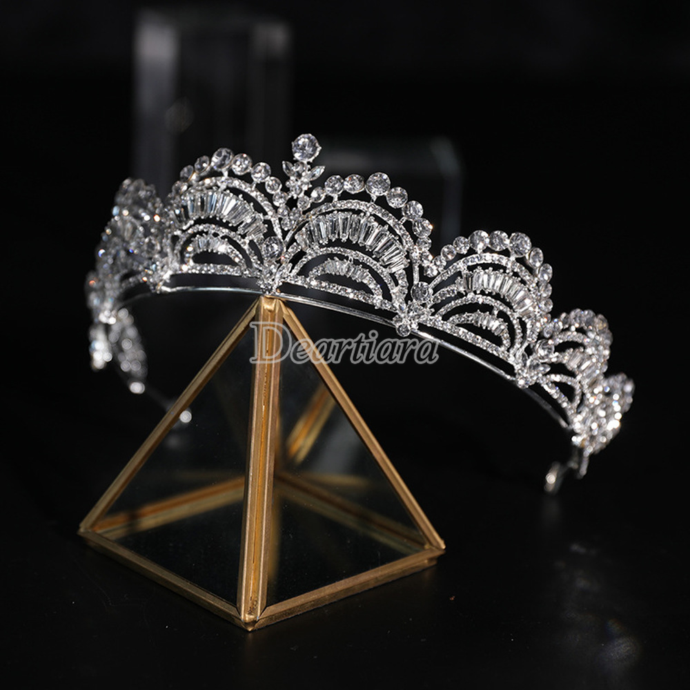 Cài tóc hình vương miện đính đá lấp lánh sang trọng dành cho cô dâu