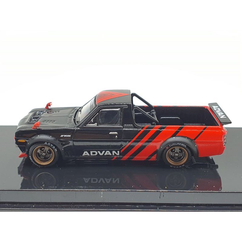 Xe Mô Hình Nissan Sunny Pickup Truck &quot;Hakotora&quot; &quot;Advan&quot; Concept Livery 1:64 Inno Models ( Đỏ Đen )