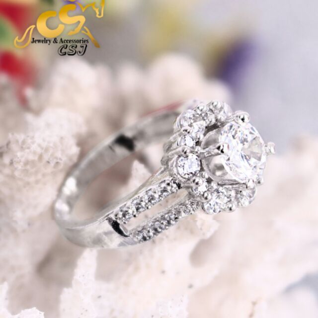 Nhẫn nữ cao cấp đính xoàn