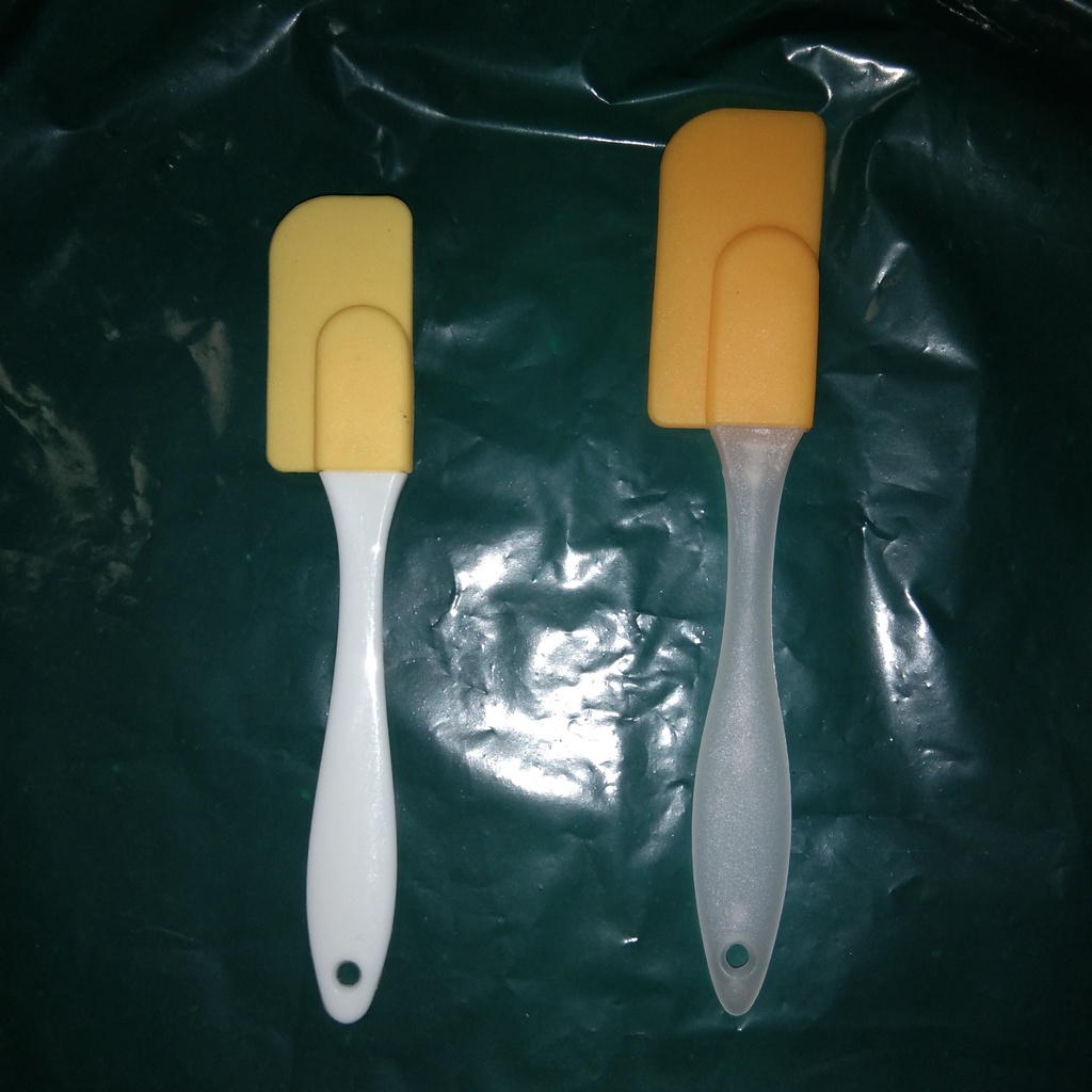 Dao silicon phết kem và chà láng bánh kem