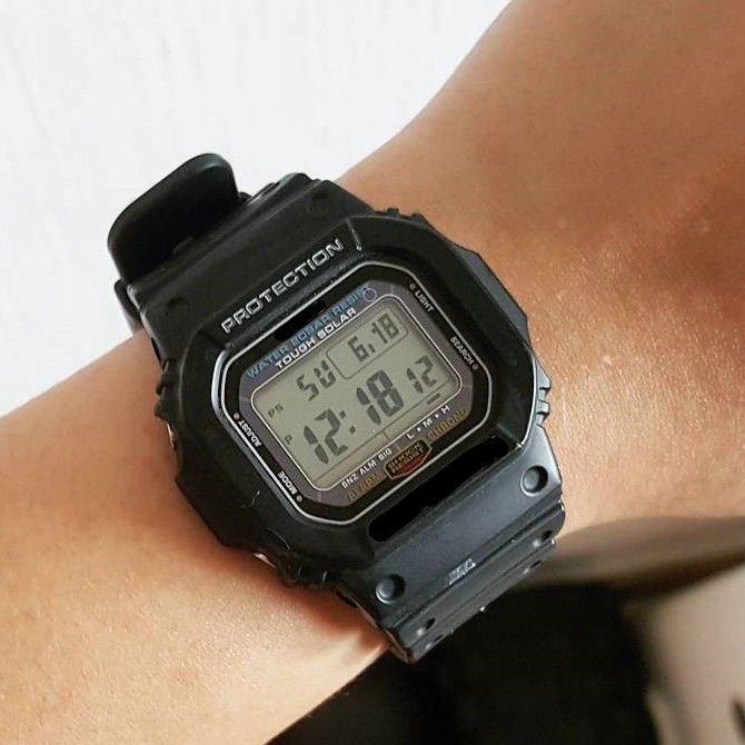 Đồng hồ nam nữ G5600 màu đen dáng thể thao