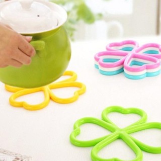 Miếng lót nồi silicon hình hoa tiện dụng nhiều màu sắc