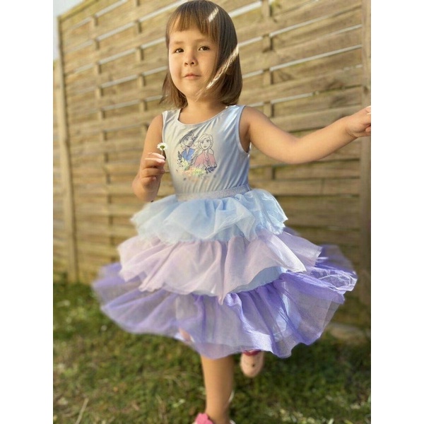 ĐẦM ELSA XUẤT DƯ XỊN CHO BÉ GÁI