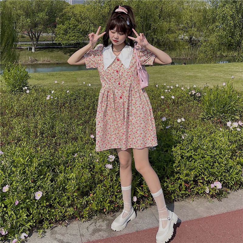 Váy đầm voan hoa nhí đỏ cổ trắng cúc giữa dáng xòe cực yêu phong cách retro Ulzzang
