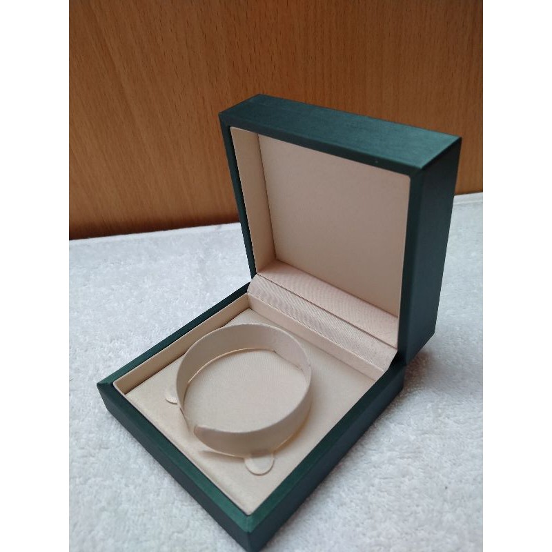 Hộp để vòng bằng da cao cấp