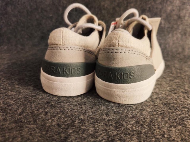 Giày zara cho bé