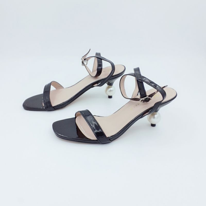GIÀY SANDAL CAO GÓT NỮ 5P QUAI MẢNH GÓT NHỌN ĐÍNH HẠT NGỌC CAO CẤP có 2 màu Đen,da- MÃ T3