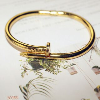SẢ KHO vòng tay đinh tán