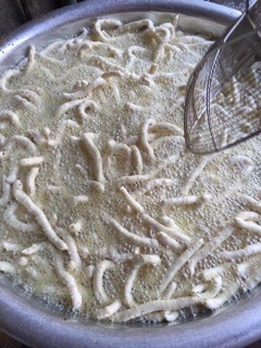 Quẩy sâu đường