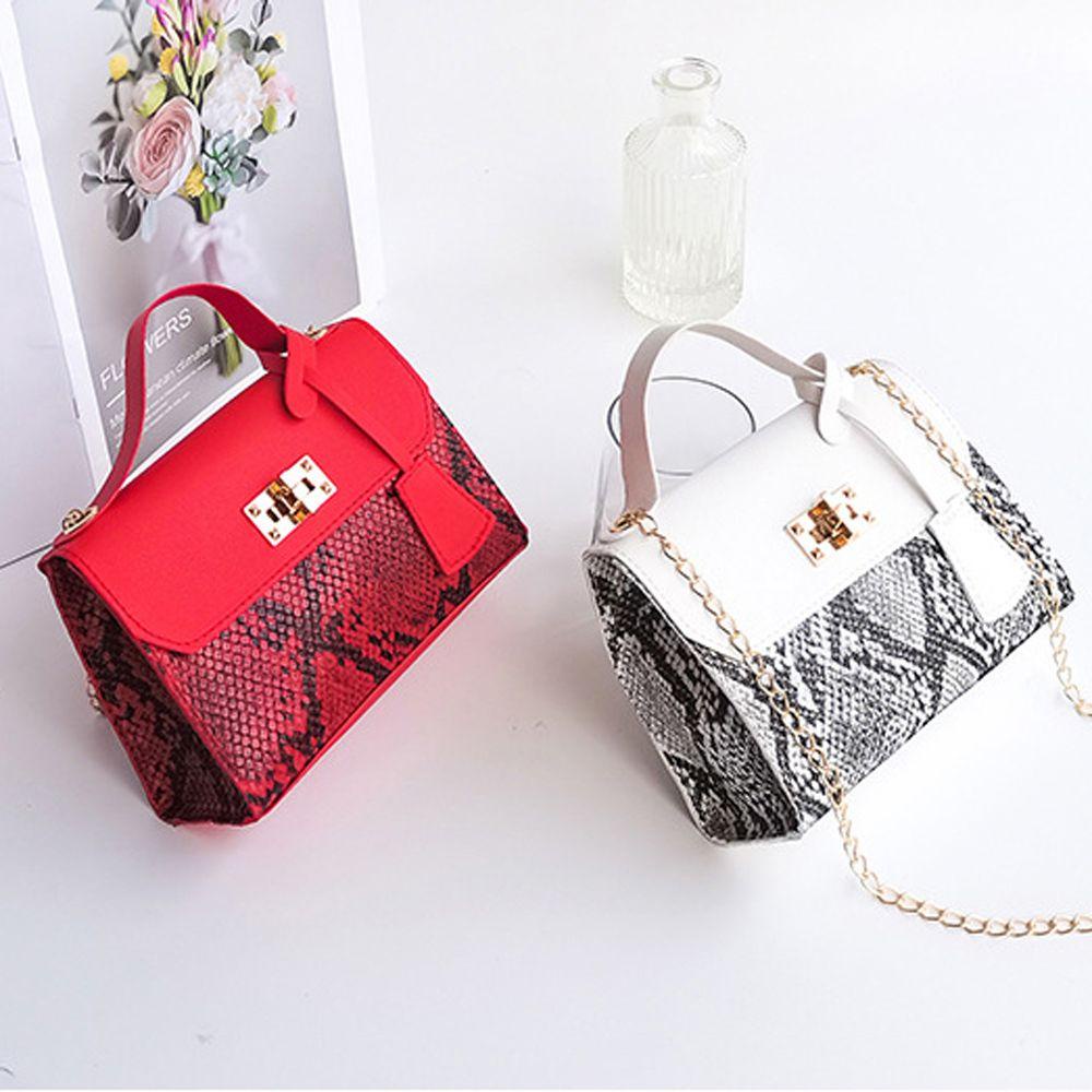 Túi Xách Da Pu Họa Tiết Da Rắn Phối Dây Xích Thời Trang Retro Cho Nữ