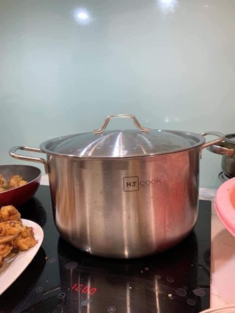 NỒI LUỘC GÀ SIÊU TO KHỔNG LỒ❗️ 😆😆
Em có giá siêu tốt!!!

Nồi luộc gà inox đến từ cty Tân Hợp Thành (HT cook) thương hi