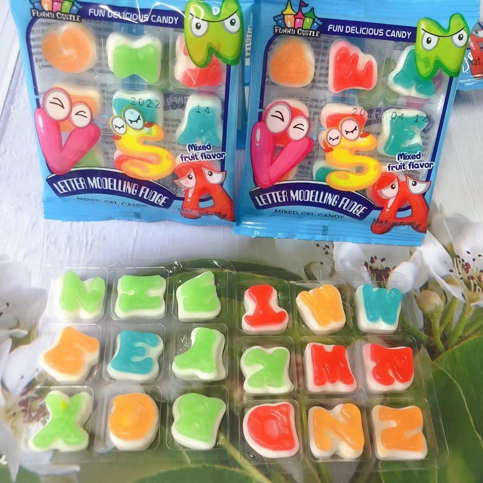Sỉ 1 lốc gồm 40 gói kẹo dẻo vỉ xanh đỏ hình burger/ khoai tây/ trứng chiên/ bảng chữ cái Funny Castle Hongkong vỉ 15gam