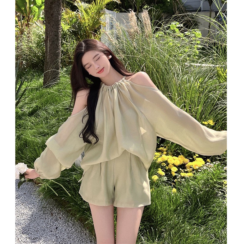 Bộ áo cổ yếm và quần đùi thời trang mùa hè Pháp 2022 cho nữ