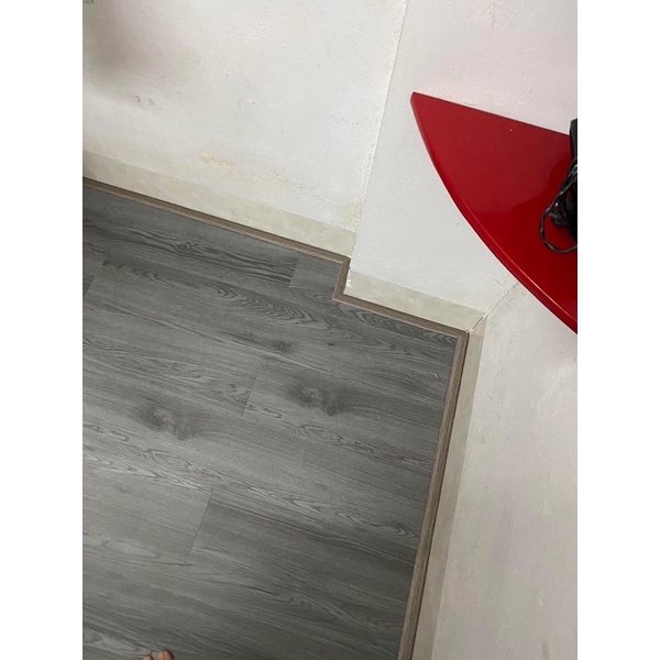 THANH NẸP SÀN NHỰA GIẢ GỖ dài 2,7m