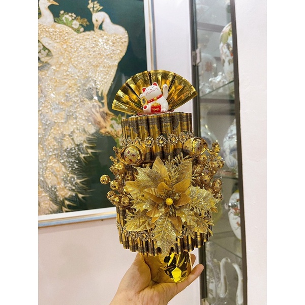 THÁP TIỀN MÈO THẦN TÀI VẪY TAY