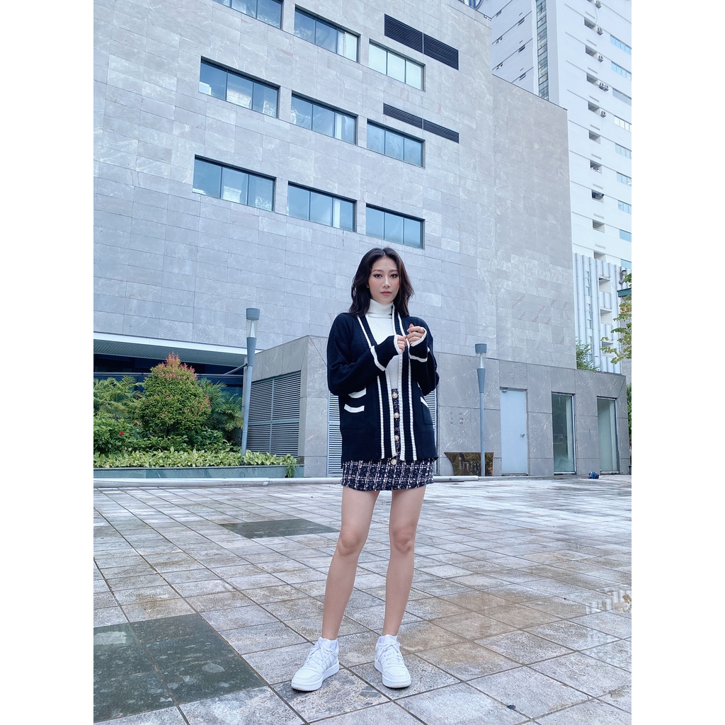 Set đồ cho bạn nữ cá tính: chân váy dạ kết hợp áo croptop và áo khoác cadigan len