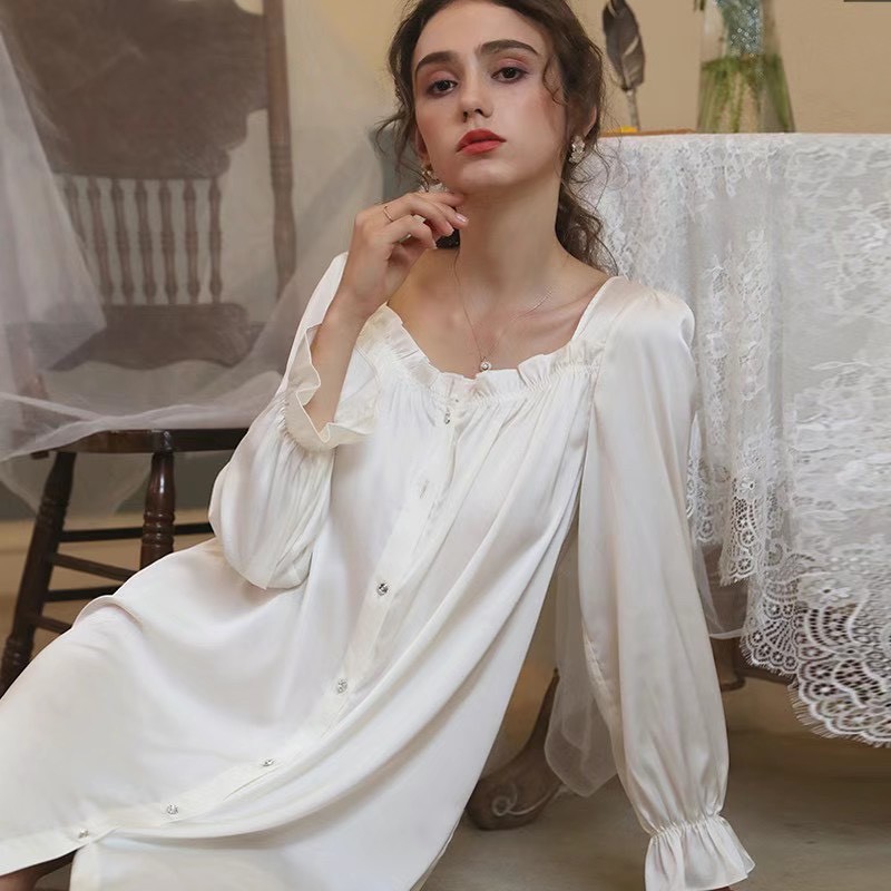 Đầm ngủ lụa thiết kế cao cấp phong cách công chúa cổ điển | BigBuy360 - bigbuy360.vn