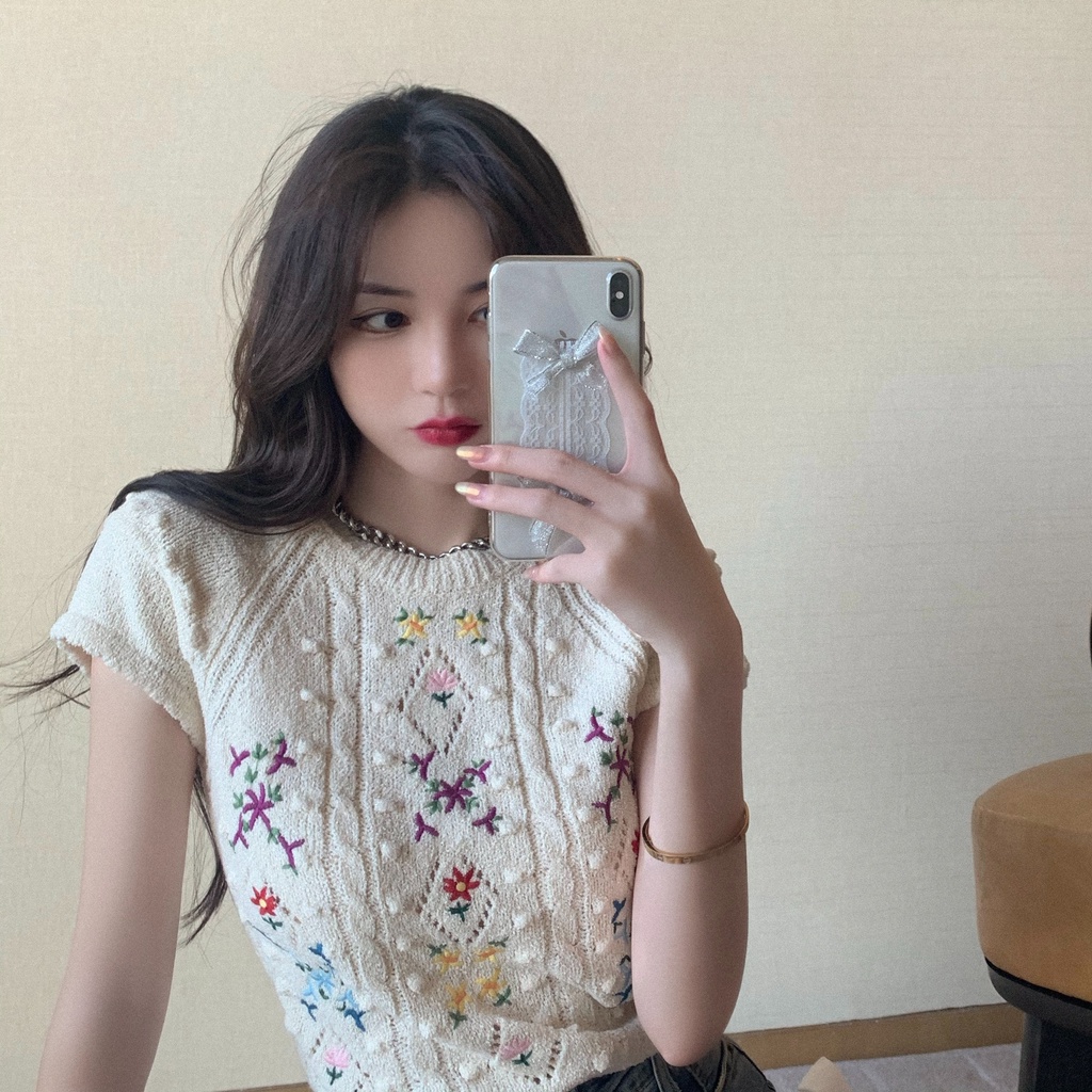 【Hana and Alice】Áo Thun Dệt Kim Tay Ngắn Thêu Họa Tiết Ba Chiều Dễ Thương
