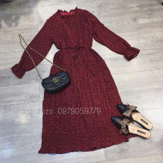 Váy voan chấm bi