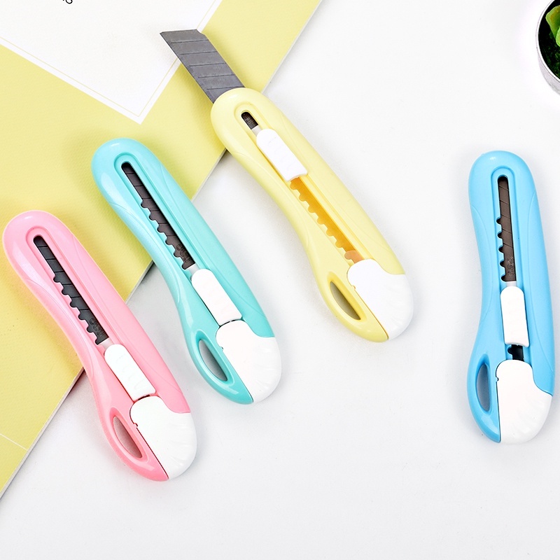 Dao cắt giấy Mini dễ thương tiện dụng cho trường học/ văn phòng Dao rọc giấy mini 55mm Deli bỏ túi