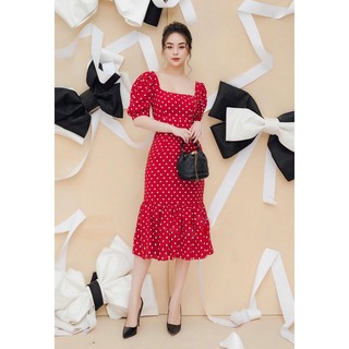 Đầm body chấm bi cổ vuông đuôi cá