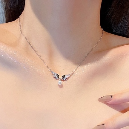 Vòng cổ Thép Titan Mặt Hình Đôi Cánh Thiên Thần Đính Ngọc Trai Phong Cách vintage Thời Trang