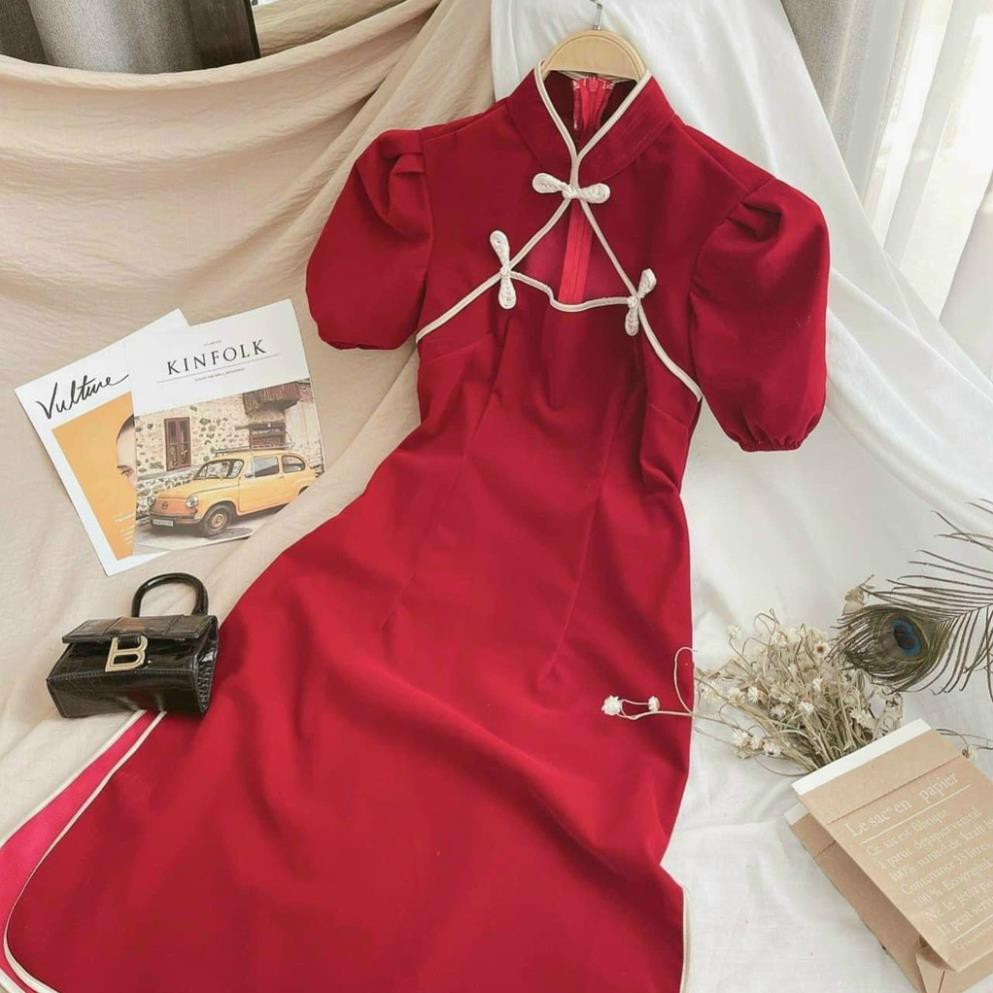 Đầm Đỏ Cổ Tàu, Sườn Xám Cách Tân Cut Out Viền Ngực Xẻ Đùi Phối Cúc Tàu Trang Trí Thời Trang Xuân Xinh Xắn. | BigBuy360 - bigbuy360.vn