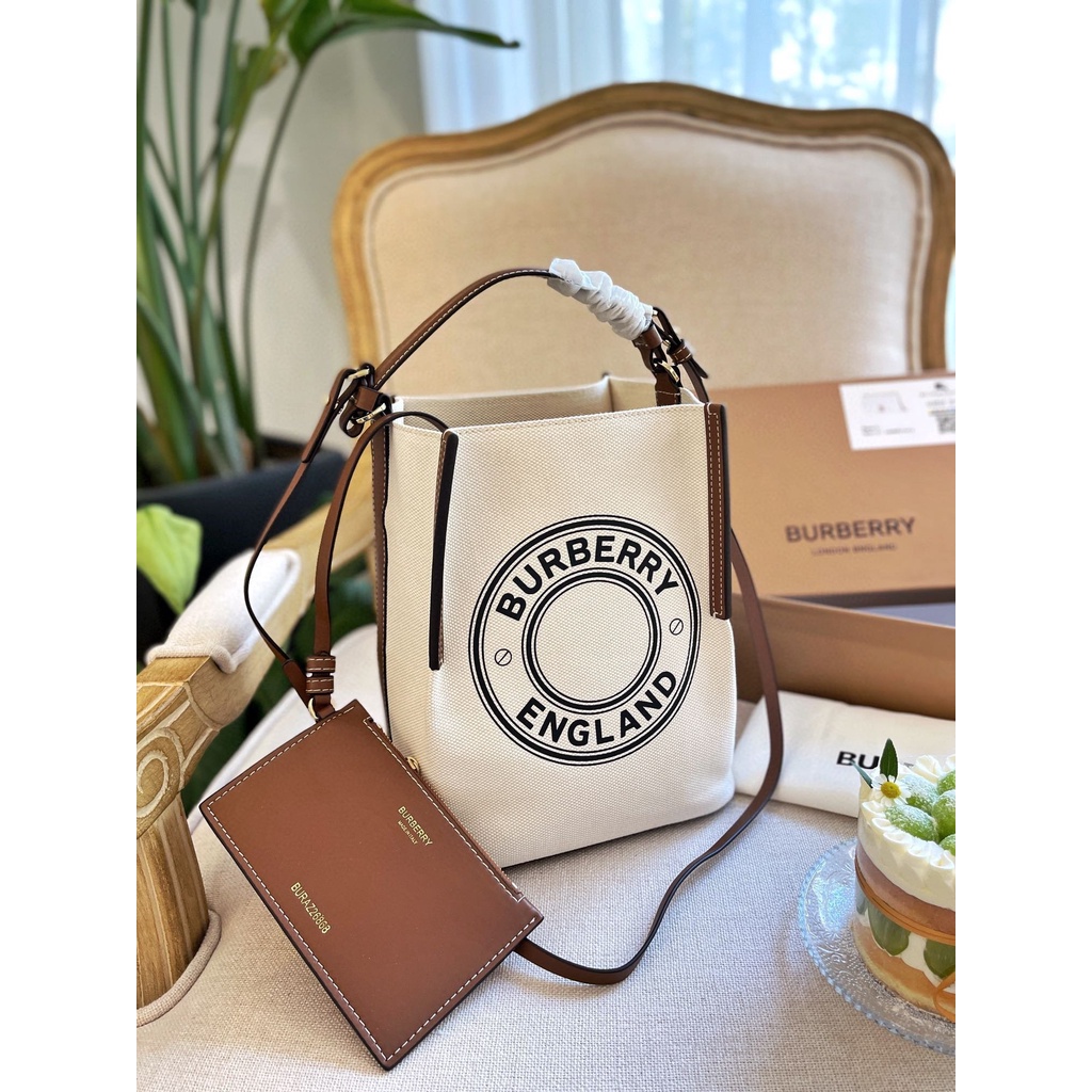Túi Đeo Chéo Burberry Phong Cách Thể Thao Sang Trọng Cho Nam Và Nữ