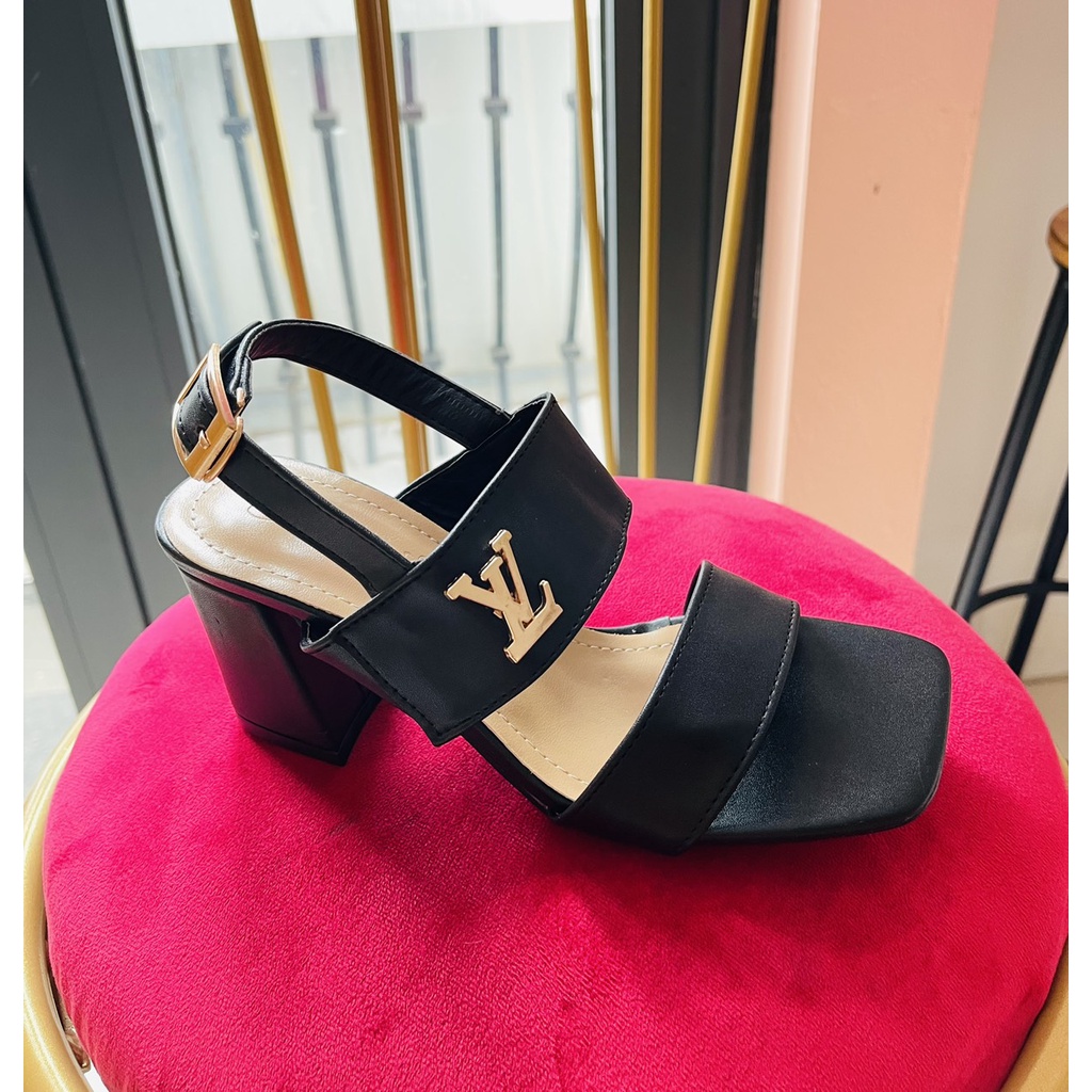 Sandal quai ngang 2 cầu da mịn bản to khuy tam giác gót trụ to - 7P